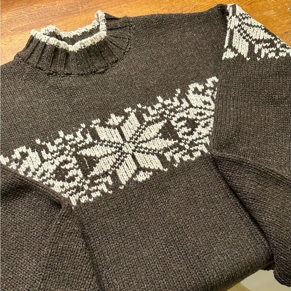 G H Bass and Co Mens Dark Brown Wool Sweater Woodland Style Made In England